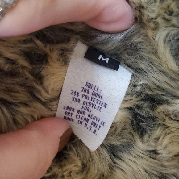 Fjall Wool Blend Faux Fur Vest Womens Size Med Reversible Fuzzy Qarm - Picture 6 of 10